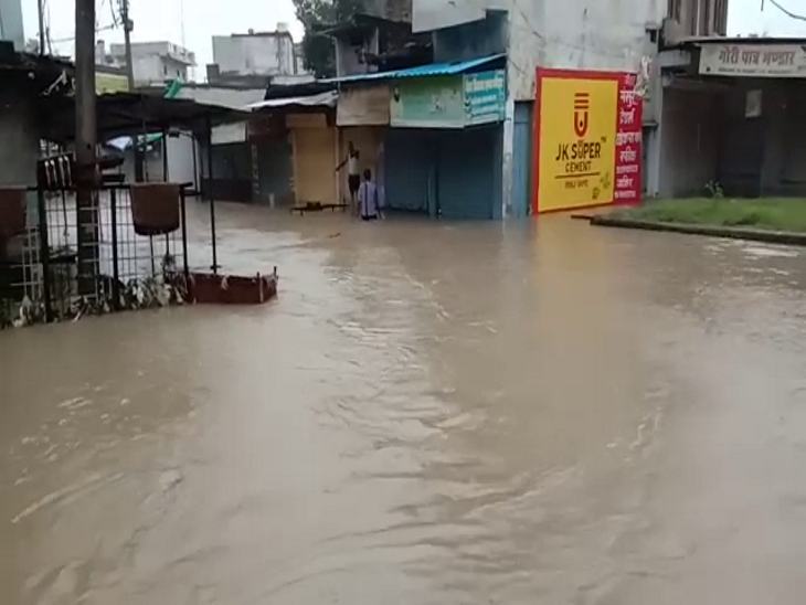 खोकरा कला गांव भी जलमग्न।