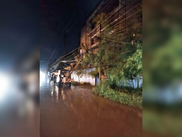 रीगल तिराहे पर ऐसा था नजारा।
