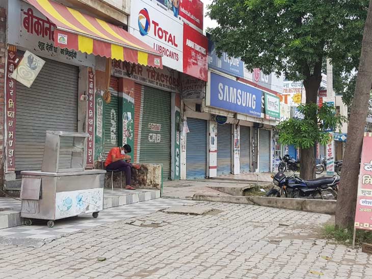 यमुनानगर में शनिवार को लॉकडाउन के चलते बाजार पूरी तरह बंद है।