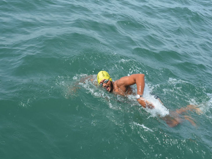 सतेंद्र सिंह लोहिया ने बताया कि उन्हें अपनी कमी को अपना हुनर बना लिया है।