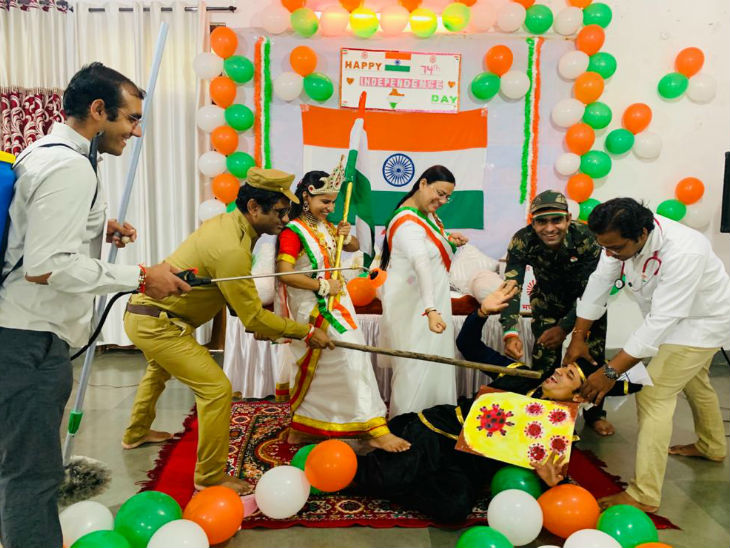 इस बार 15 अगस्त पर ब्रम्हाकुमारी केंद्र में स्वतंत्रता दिवस पर नाट्य मंचन किया था। इसके जरिए भारत माता के सपूत कोरोना योद्धा संक्रमण को खत्म करते दिखाए गए थे। - फाइल फोटो