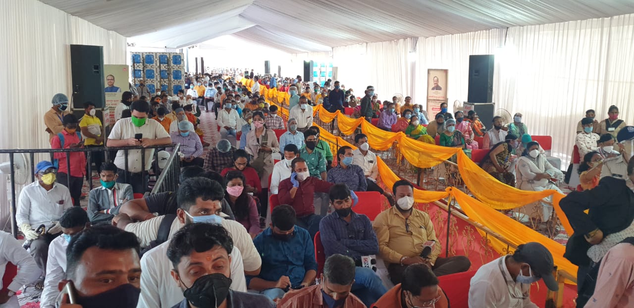 सीमित लोगों की माैजूदगी में कार्यक्रम हुआ।