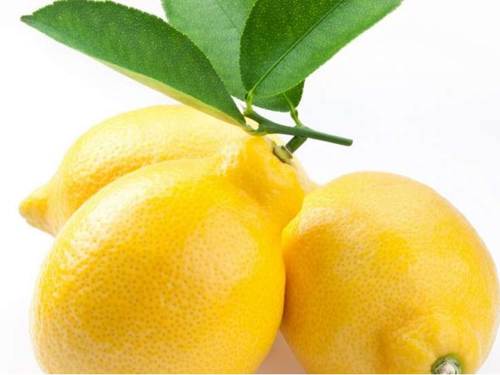 नींबू भी महंगा हो गया है।