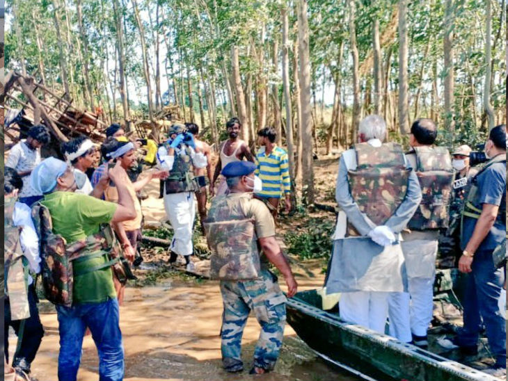 सीएम शिवराज ने गांवों में रेस्क्यू कर पहुंचाए गए लोगों से मिलने पहुंचे और उनका हाल जाना।