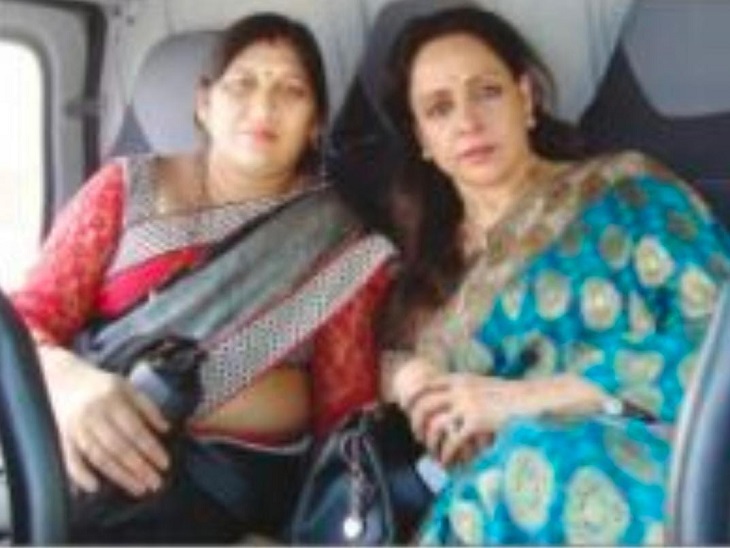 फोटो राजनांदगांव की है। चुनाव के दौरान हेमामालिनी के साथ शोभा ने प्रदेश का दौरा भी किया था।