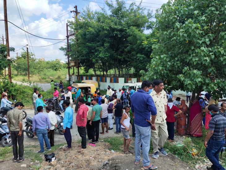 As soon as the news of this incident occurred, a crowd gathered in the IDA area.