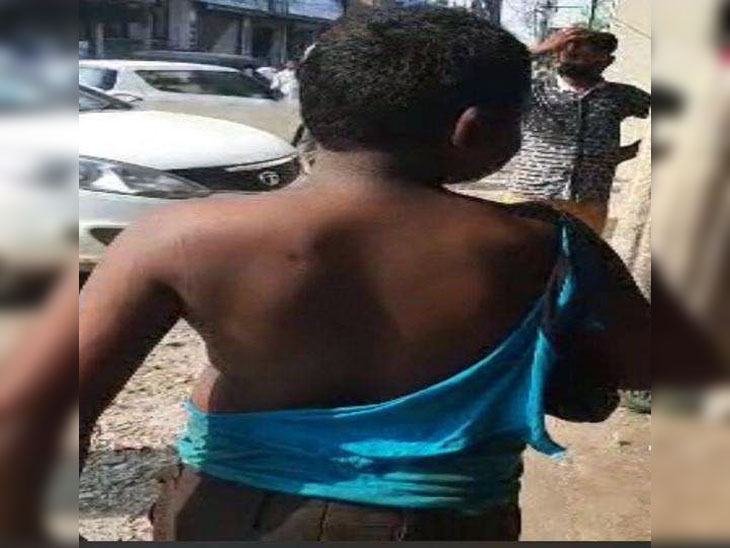 Jalandhar (Punjab) When Jalandhar asks for Rs 5, the young man who is