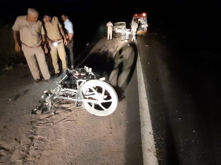 लूणकरणसर। एनएच 62 पर हाल ही में ट्रक की टक्कर से बाइक सवार तीन की मौत हो गई।- फाइल फोटो