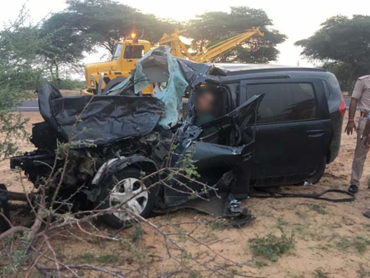 जैसलमेर। गुजरात के श्रद्धालुओं की कार ट्रैक्टर से टकरा गई। हादसे में 3 की मौत हो गई।