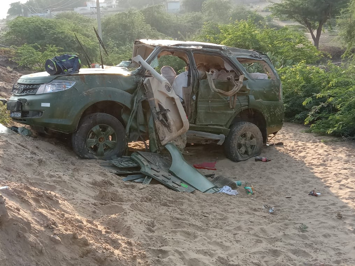 बीकानेर। शनिवार को जोधासर गांव के पास सेना की गाड़ी पलटने से दो अधिकारियों की मौत हो गई।- फाइल फोटो