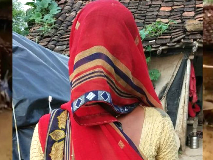 तीन साल इंतजार करने के बाद पत्नी ने दूसरी शादी कर ली।