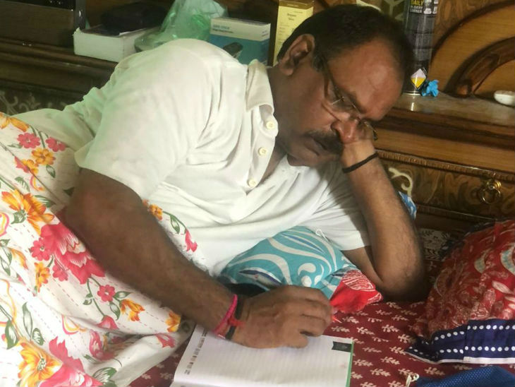 भोपाल के पूर्व सांसद आलोक संजर कोरोना पॉजिटिव आने के बाद होम आइसोलेट हो गए थे। शनिवार को उन्हें अस्पताल में भर्ती होना पड़ा।