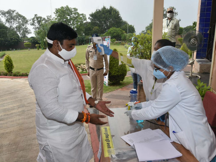 प्रोटेम स्पीकर रामेश्वर शर्मा