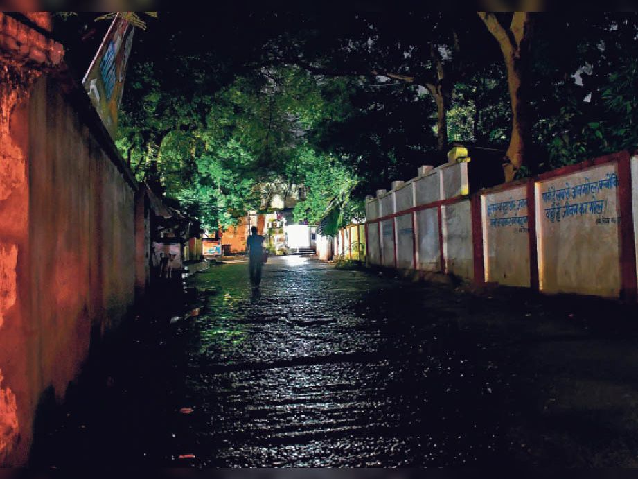 90 से अधिक स्ट्रीट लाइट खराब, एसएसपी ऑफिस के सामने से गुजरने पर लगता है डर, चाेरीलूट का अंदेशा