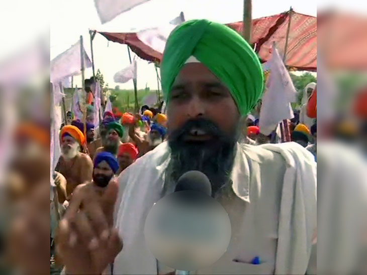 किसानों के धरने को संंबोधित करते किसान-मजदूर संघर्ष कमेटी के महासचिव एसएस पंढेर।