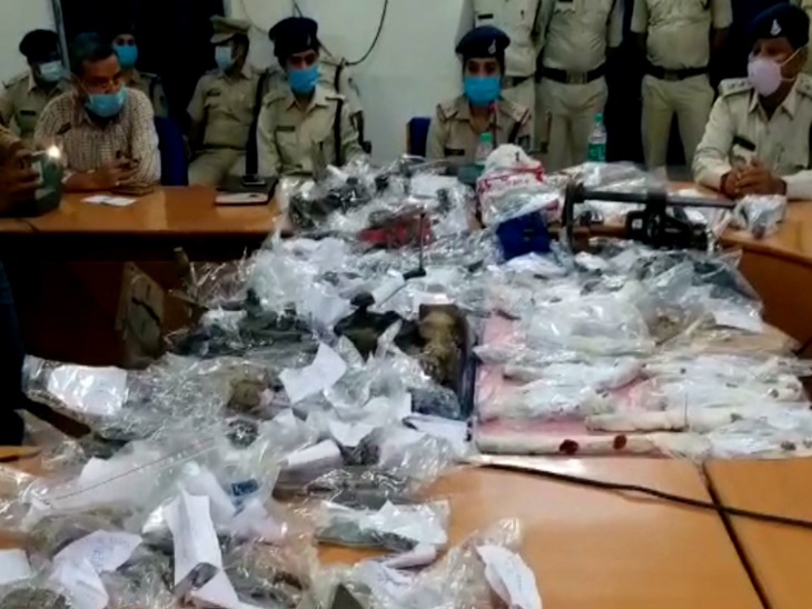 पुलिस ने प्रेस कॉन्फ्रेंस कर बताया कि ये काम सीमावर्ती इलाकों में हो रहा था।