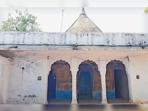 184 साल से पूजा कर रहा है पुजारी का परिवार