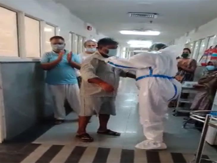पंचकूला के सिविल अस्पताल में पॉजिटिव मरीजों के साथ डांस करती स्टाफ नर्स