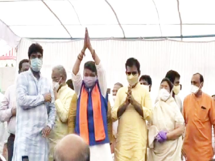 भाजपा महासचिव ने सिलावट को जिताने के लिए कसम दिलवाई।