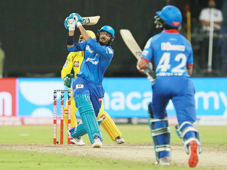 Akshar Patel played 4 balls in the last over and hit 3 sixes to win the match to Delhi. For Chennai, this over-spinner Ravindra Jadeja did it.
