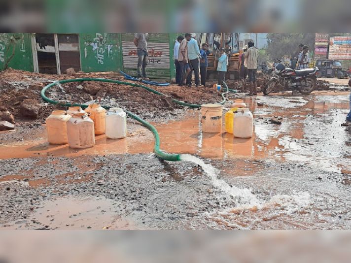 Leakage in DI pipeline, water supply could not happen in Karaundi area