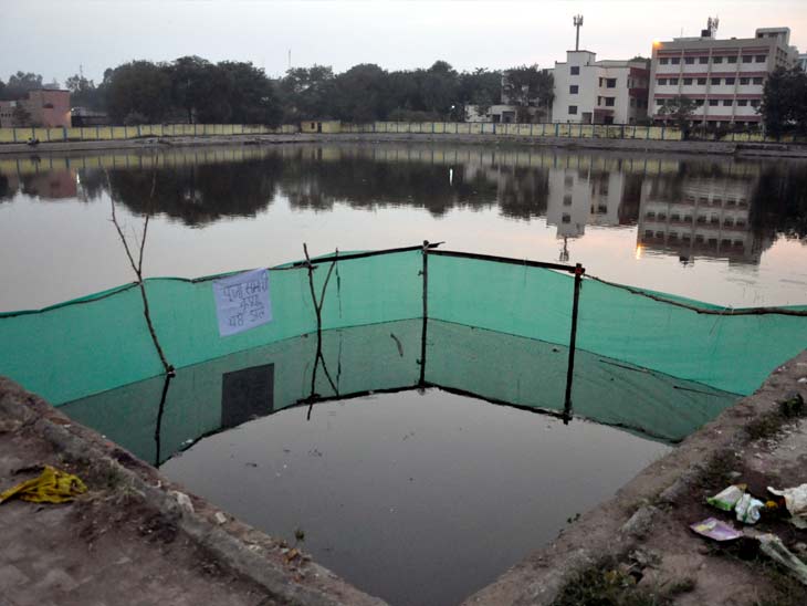 नगर निगम ने अधिकतम तालाबों में जलकुंड बनवाया है।