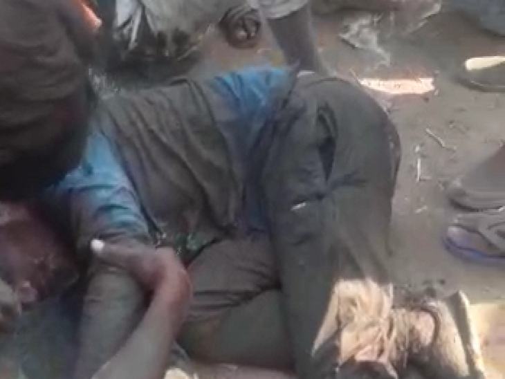 हादसे में घायल मजदूरों को तत्काल अस्पताल पहुंचाया गया।