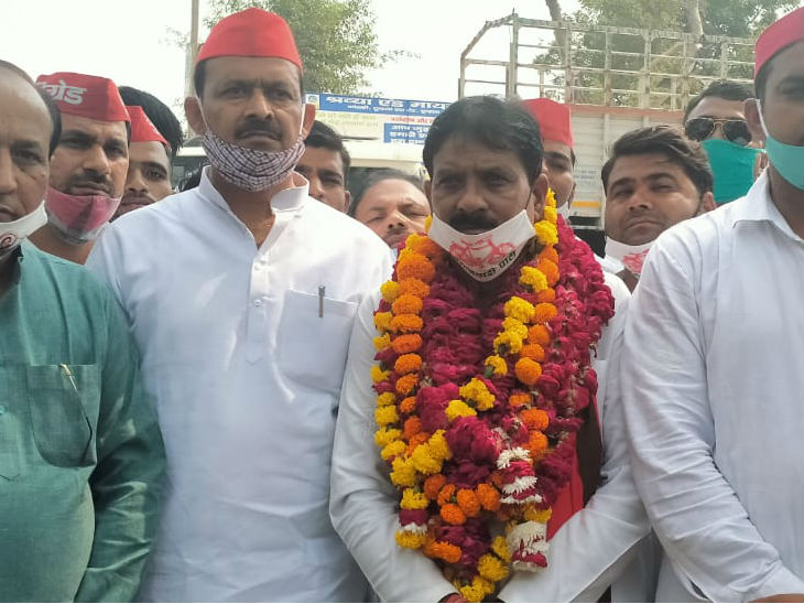 सपा ने यहां महाराज सिंह धनगर को उतारा है।