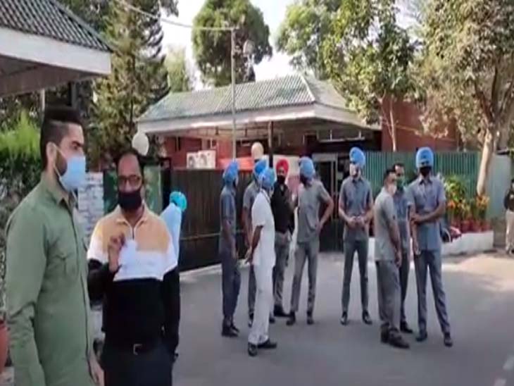 आज धरने की खबर किसी को नहीं लगी