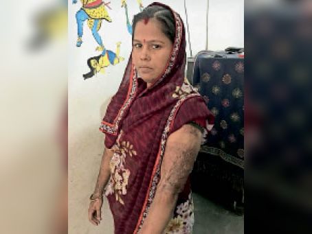 In the accident, the lamp of someone's house was extinguished, many people were disabled, money received from the company was also spent in the treatment, now two times the bread has fallen | हादसे में किसी के घर का चिराग बुझा तो कई हो गए अपाहिज, कंपनी से मिले पैसे भी इलाज में हो चुके खर्च, अब दो वक्त की रोटी को हुए मोहताज 3 102 1604534666