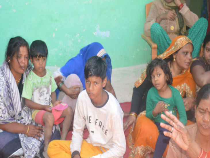 सोहन बेन की हत्या के बाद रोते-बिलखते परिजन