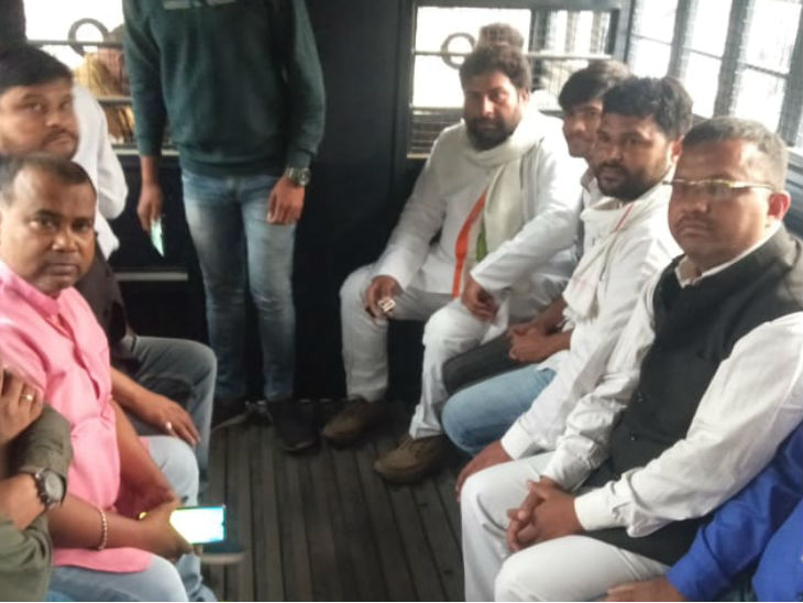 Urdu Poet Munawwar Rana Daughter | Urusha Rana Detained In Uttar ...