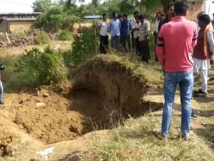 मौत की खदान... सोमवार सुबह ग्राम बरखेड़ी में इस टीले ने ली बच्चों की जान।