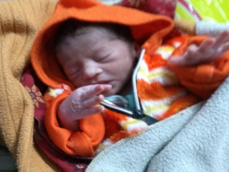 सुबह 5 बजे जन्म हुआ और शाम को गायब हो गया मासूम।