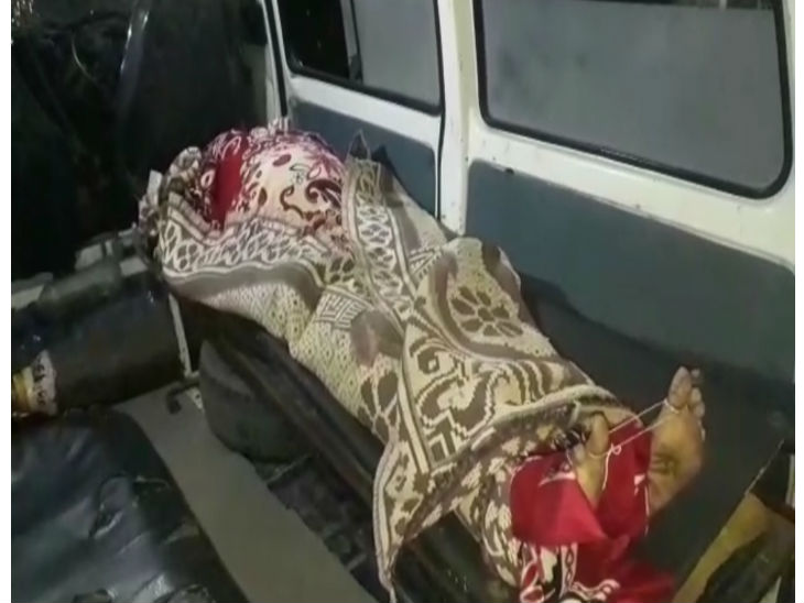 मेडिकल से मरचुरी ले जाते शव