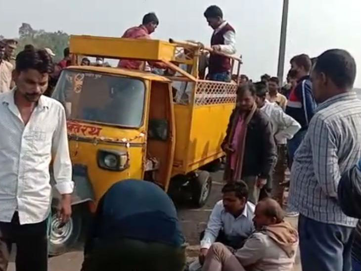 शव मिलने की सूचना मौके पर पहुंचे परिवार के लोग।