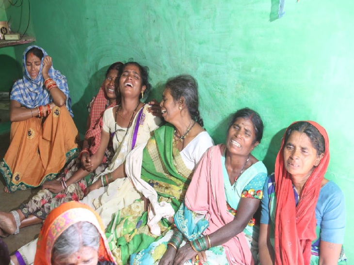 Weeds have died in the village after the deaths of five people belonging to the same family.
