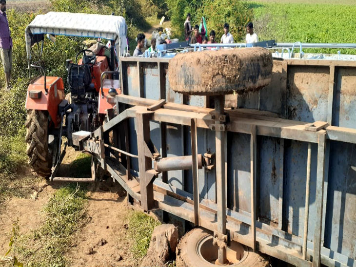 मैली व हिनौतिया के बीच हुआ एक्सीडेंट