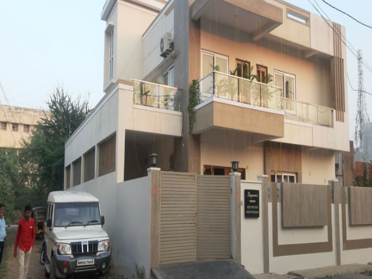 एसडीओ अजय कुमार सिंगौर का घर