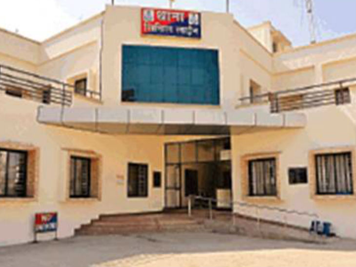 सिविल लाइंस थाने में कराई एफआईआर