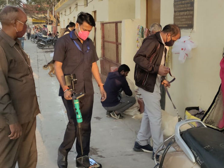 घाट पर चप्पे-चप्पे को सुरक्षा बलों द्वारा चेक किया गया।