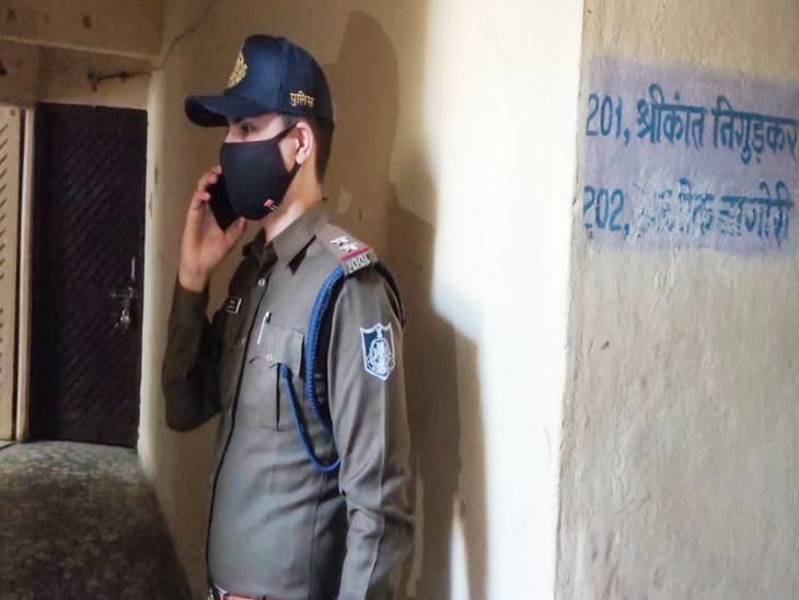 पुलिस मामले की जांच कर रही है।