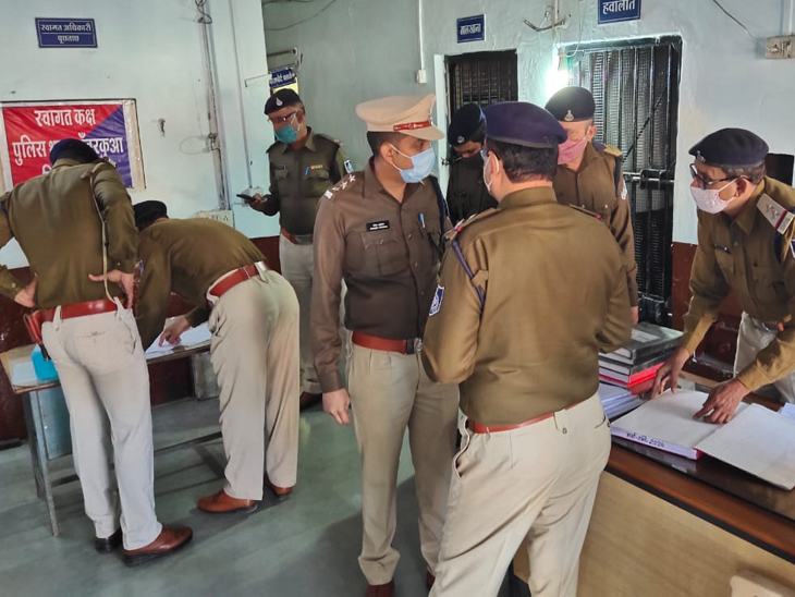 भंवरकुआं थाने में IG योगेश देशमुख के आते ही खलबली मच गई।