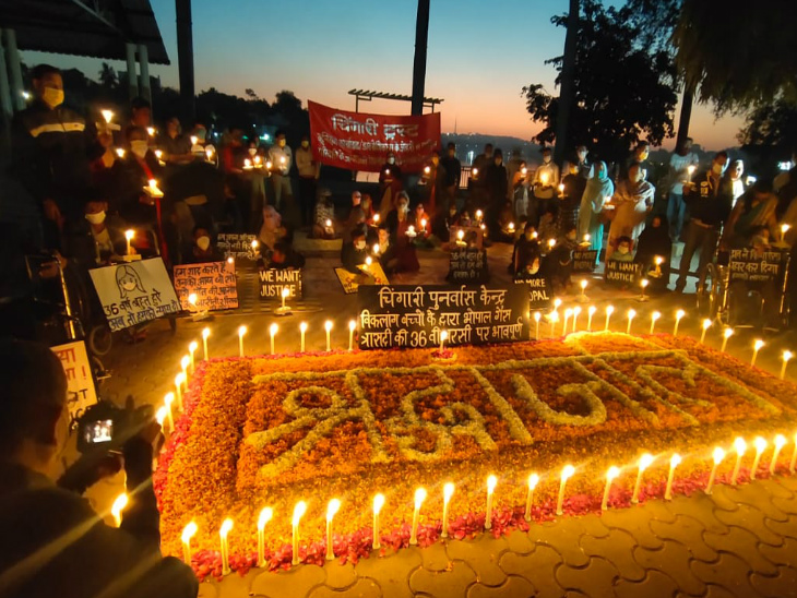 चिंगारी पुनर्वास केंद्र में गैस पीड़ितों को श्रद्धांजलि दी गई।