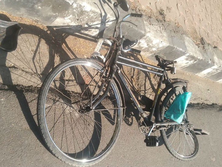 साइकिल सवार को कार ने मारी टक्कर, अस्पताल ले जाये समय हुई मौत