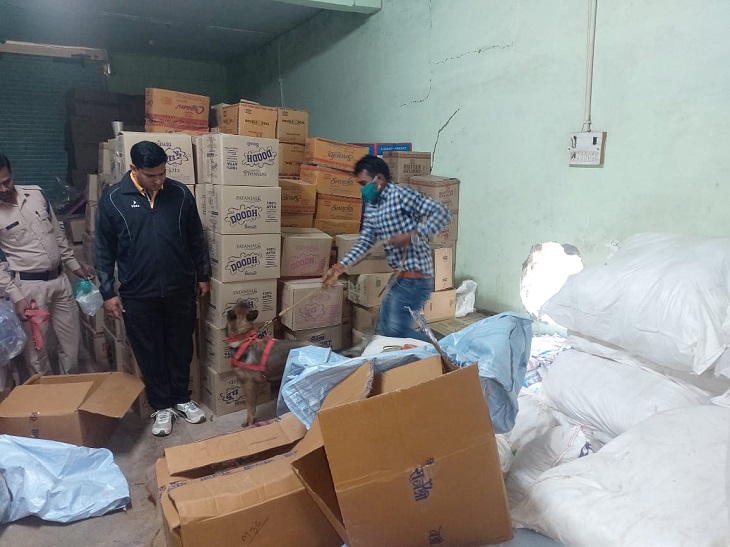 बिलासपुर से डॉग स्क्वॉयड भी पहुंच गया है। तफ्तीश के बाद नुकसान का आंकलन किया जाएगा।