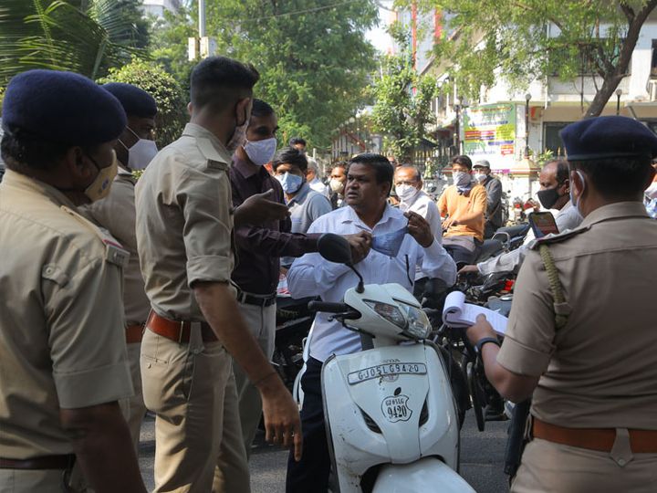 अहमदाबाद, सूरत, वडोदरा और राजकोट में लगा हुआ है रात 9 से सुबह 6 बजे तक का कर्फ्यू।