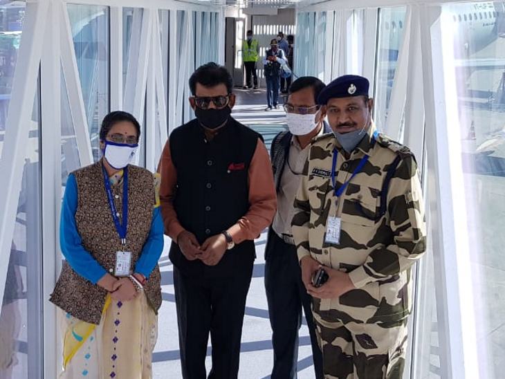 सांसद ने तीसरे एयरोब्रिज का भी शुभारंभ किया।