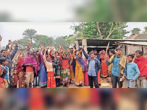 रामपुर के हाथी टोला में शराब मुक्त गांव बनाने को महिलाओं ने लिया संकल्प।
