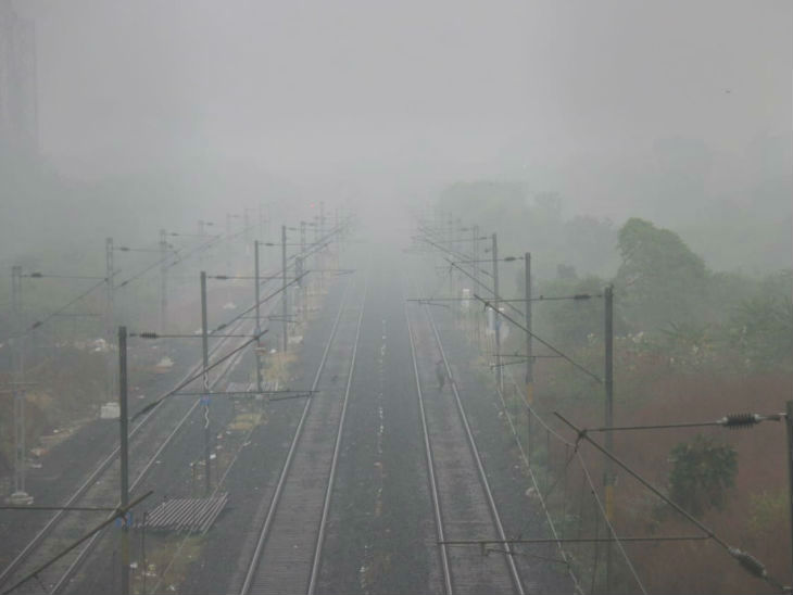 भोपाल के चेतक ब्रिज से रेलवे ट्रैक का फोटो सुबह 9.15 बजे का।